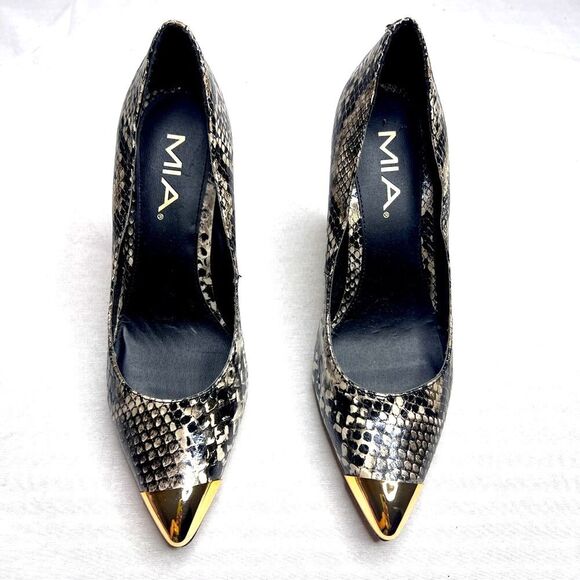 NWOB MIA Vegan Leather Snake print gold cap point toe stiletto heel size 8.5 - Picture 2 of 9